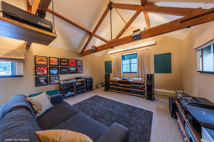 hifi lounge in Biggleswade SG18 hifi lounge in Biggleswade SG18